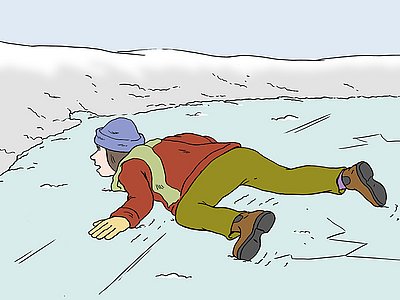 Auf dem Bild ist ein Mensch auf dem Eis. Er liegt auf dem Bauch. Er bewegt sich dabei langsam vorwärts zum Ufer.